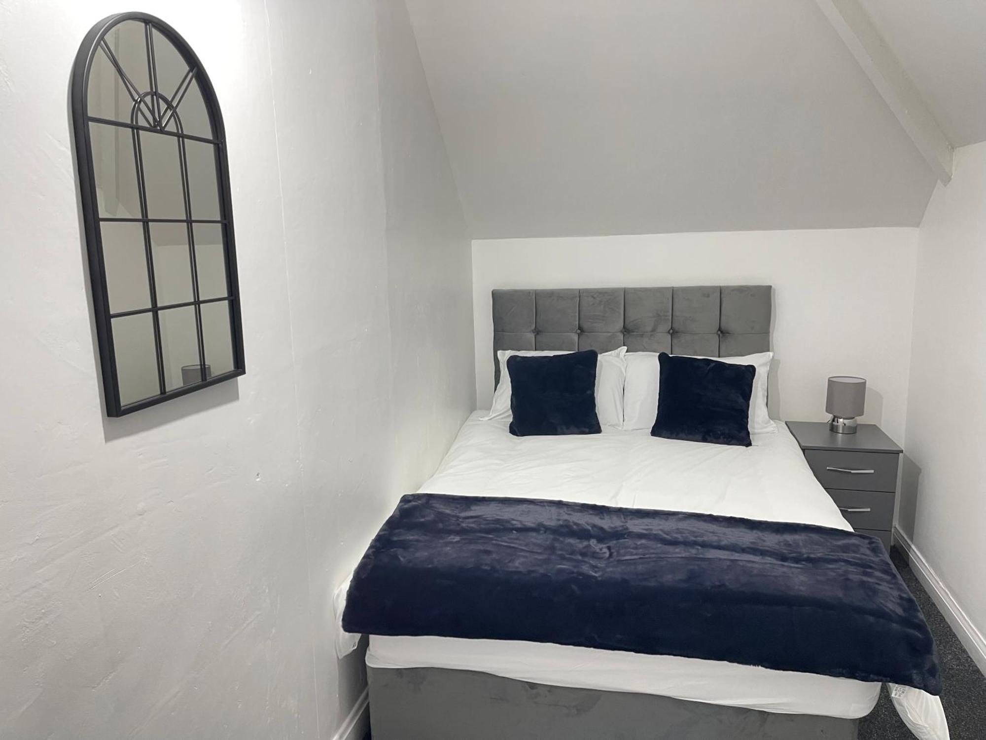 Hometel Digs Hidden Gem Large Comfy Home Can Sleep 15 Braunstone Town エクステリア 写真