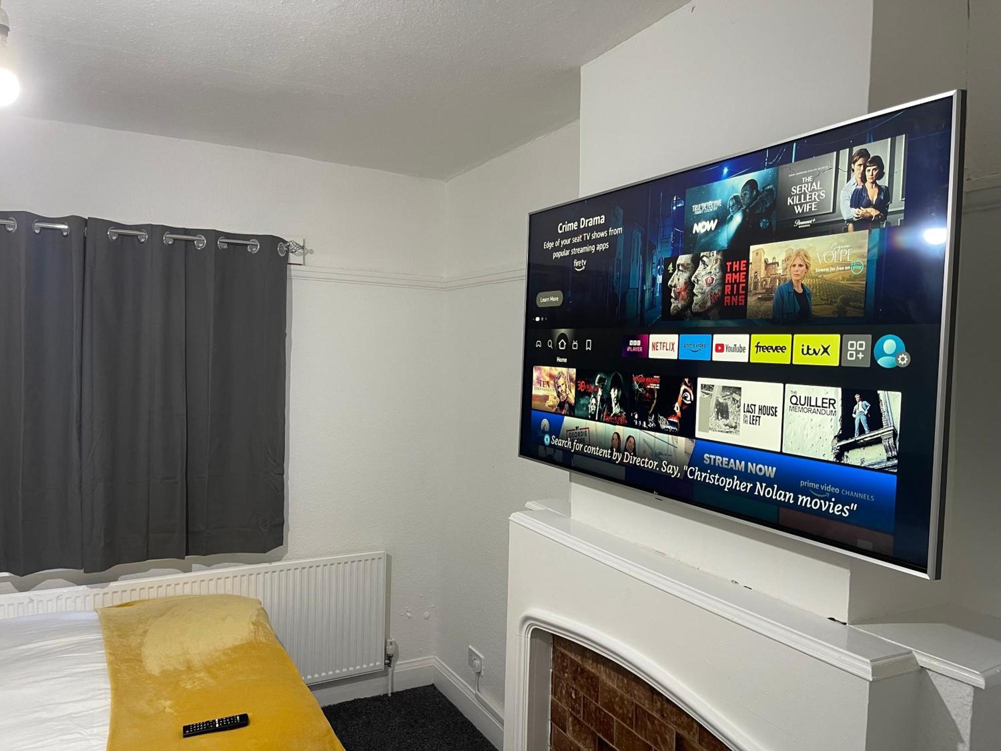 Hometel Digs Hidden Gem Large Comfy Home Can Sleep 15 Braunstone Town エクステリア 写真